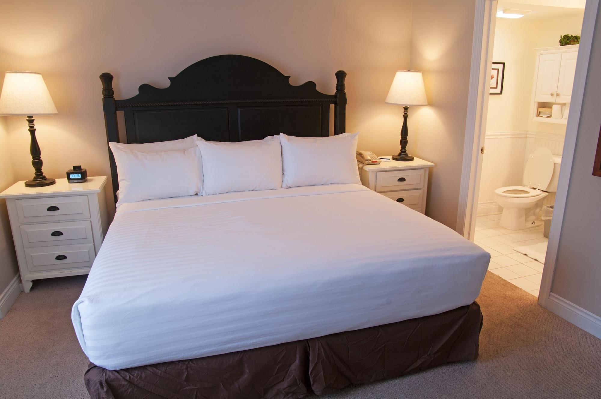 Charlevoix Inn & Suites Surestay Collection By Best Western ภายนอก รูปภาพ