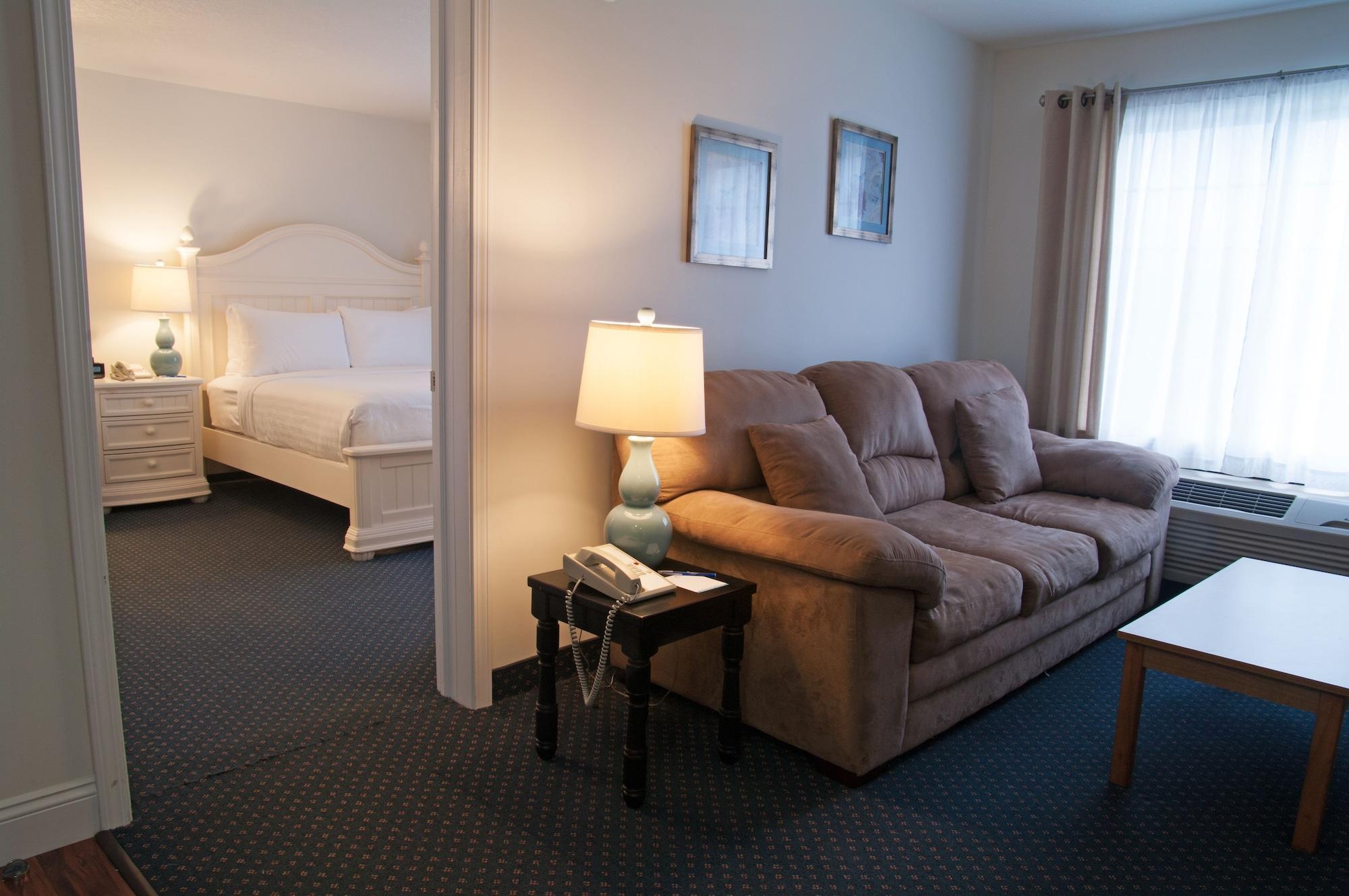 Charlevoix Inn & Suites Surestay Collection By Best Western ภายนอก รูปภาพ