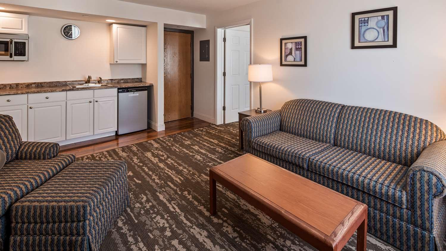 Charlevoix Inn & Suites Surestay Collection By Best Western ภายนอก รูปภาพ