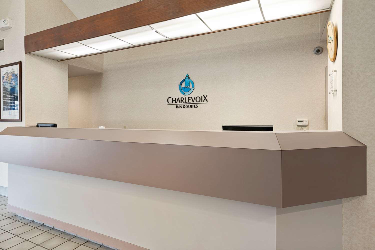 Charlevoix Inn & Suites Surestay Collection By Best Western ภายนอก รูปภาพ