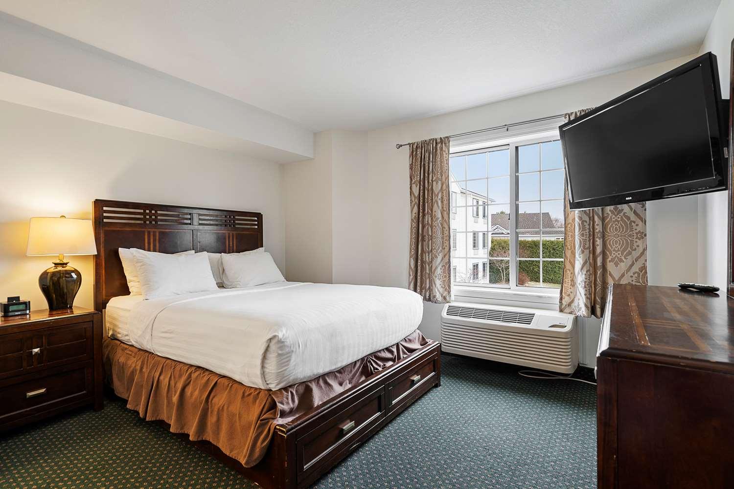 Charlevoix Inn & Suites Surestay Collection By Best Western ภายนอก รูปภาพ